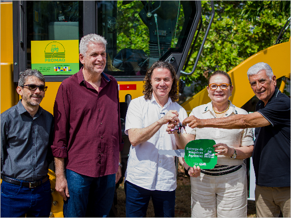 Zona rural de Rio Tinto ganha novas máquinas as de presente de aniversário da cidade